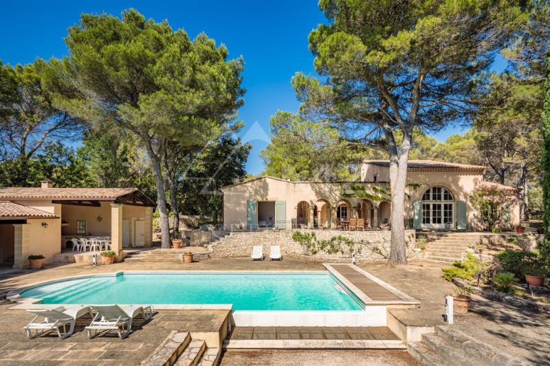 Vente maison  de  luxe AIX EN PROVENCE 5  chambres  9 pi ces  